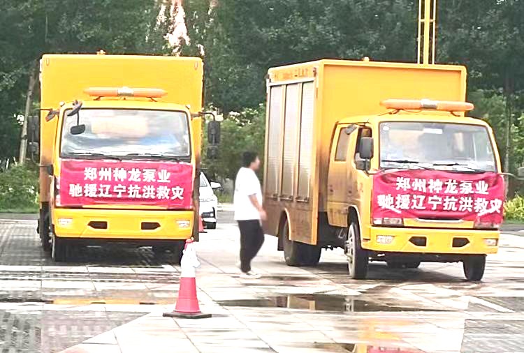 繞陽河決堤合攏后排澇現(xiàn)場第二天，神龍人一直在，二十四小時堅守